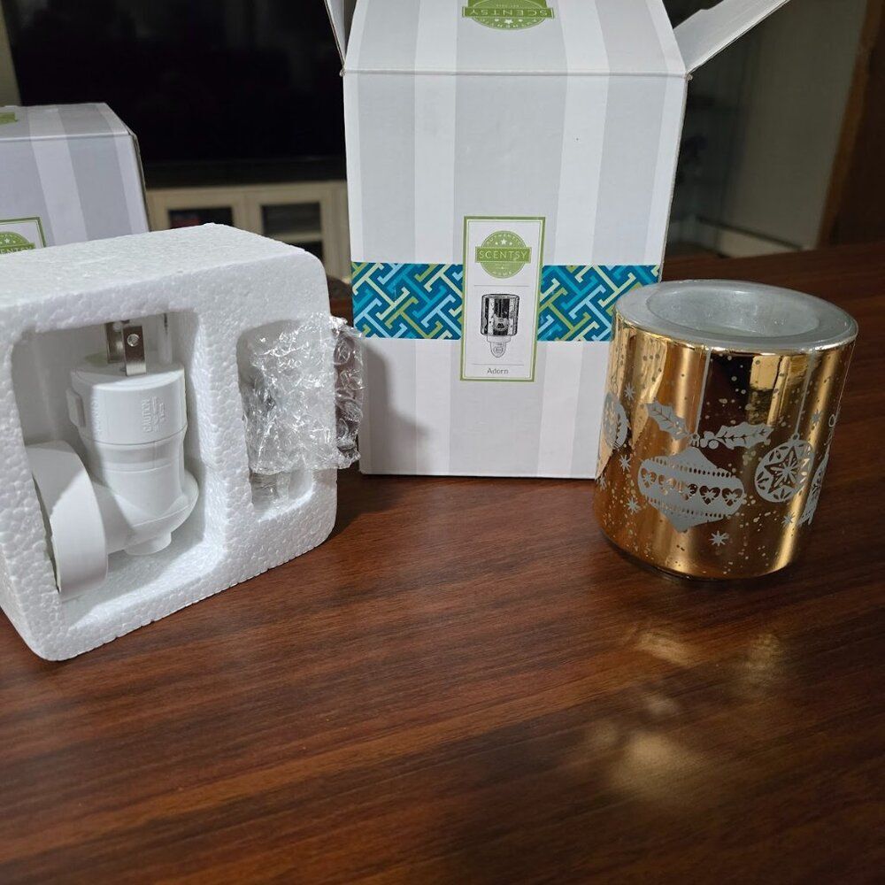 Scentsy Adorn mini warmer